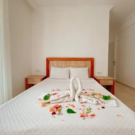 Ciara ヴィラ フェティエ